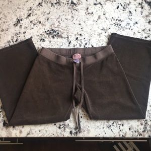 Juicy Couture Terry Cloth Capris in size Petite